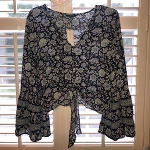 Blue floral print top